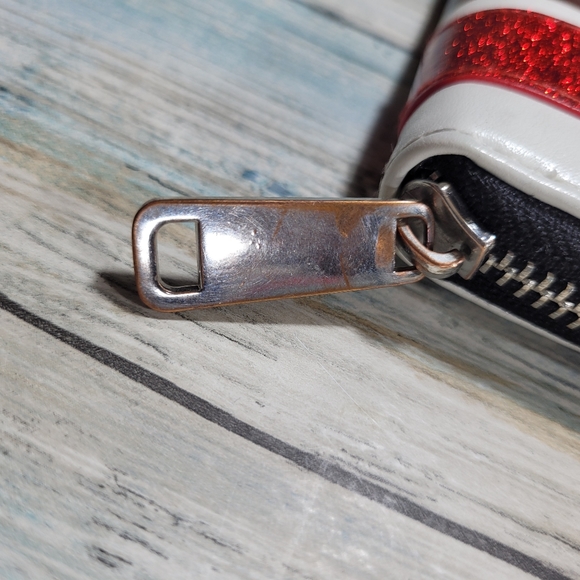 Tootsie Roll Glitter Wallet. - Picture 4 of 8